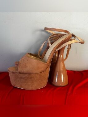 Women’s Tan Platform Heeled Sandals  7.5